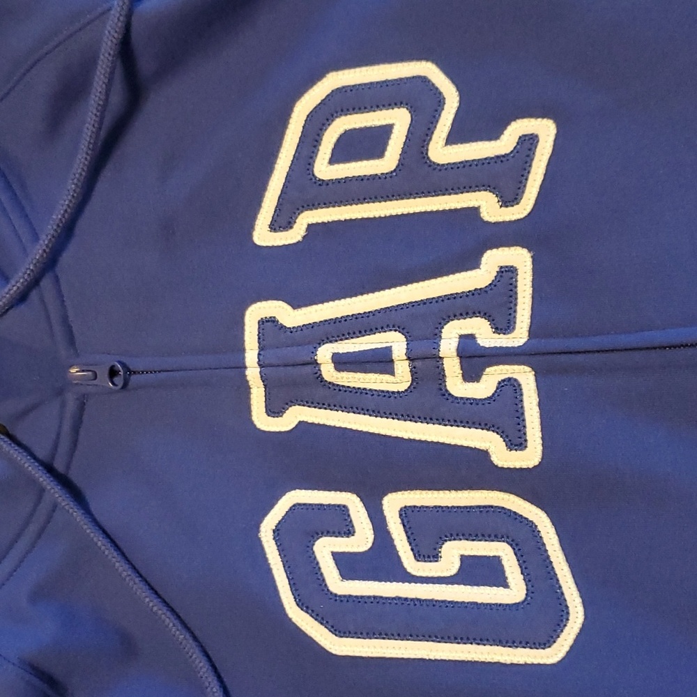 ❄️GAP zip up hoodie❄️ - Picture 4 of 6